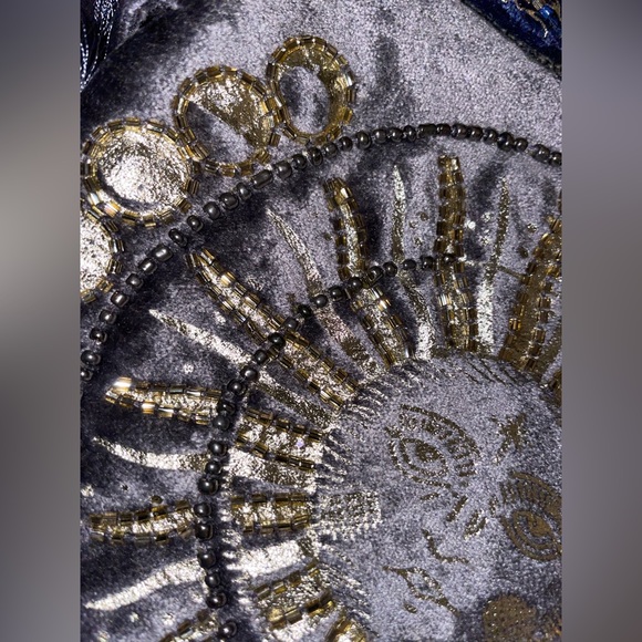 24HR DROP 🎁⬇️ Hand beaded suede celestial zipper pouches - Picture 4 of 9